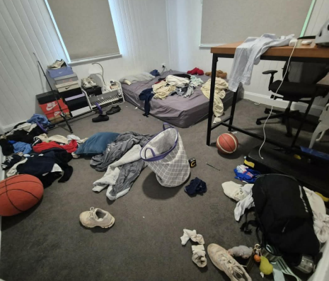 Before Bedroom 2 cleaning – iLovah Cleaning Services Toowoomba